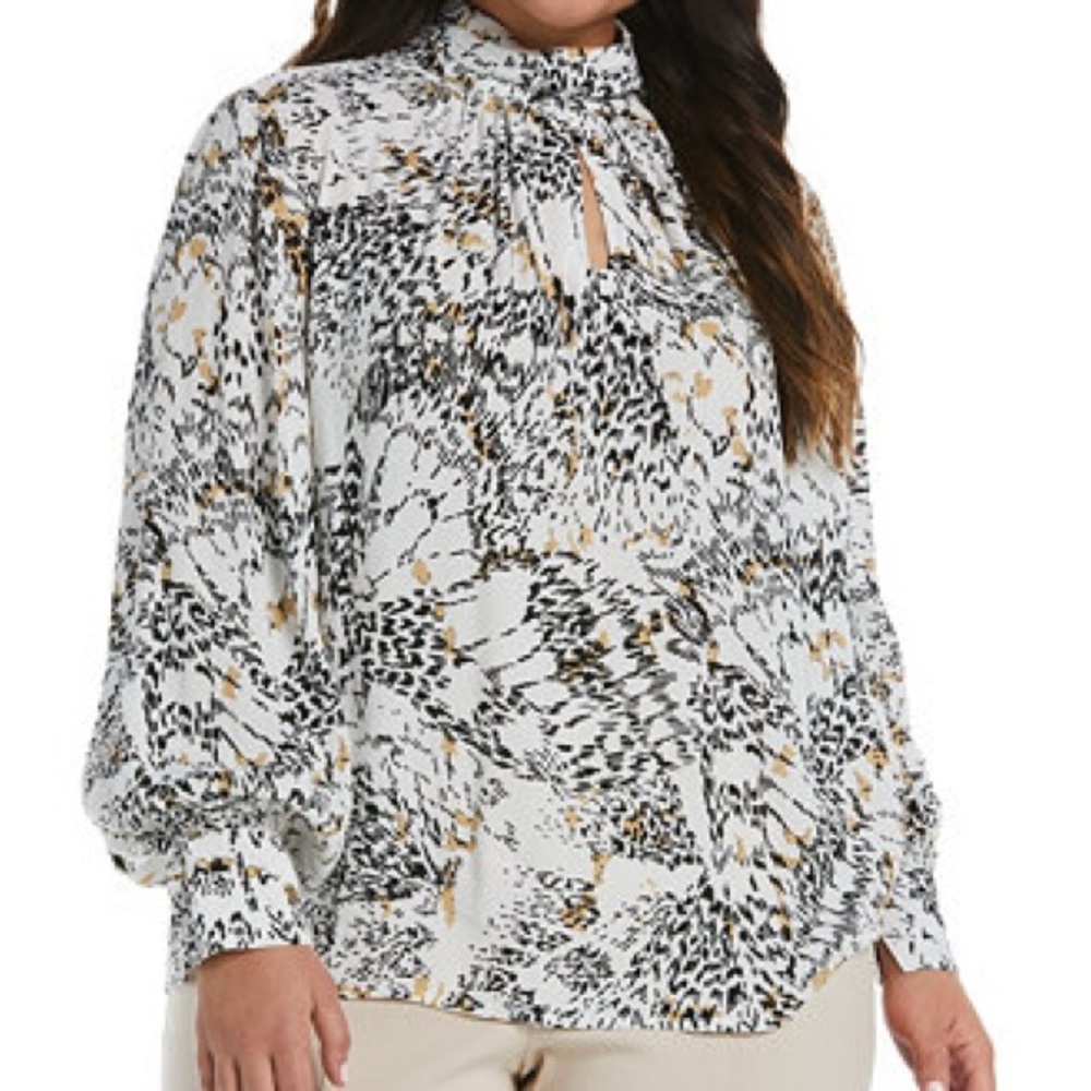 Ella Rafaella Keyhole Long Sleeve blouse